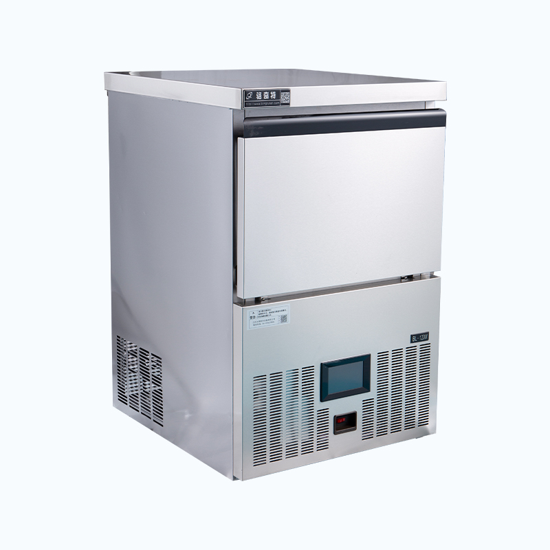 Jumbo square cube ceach